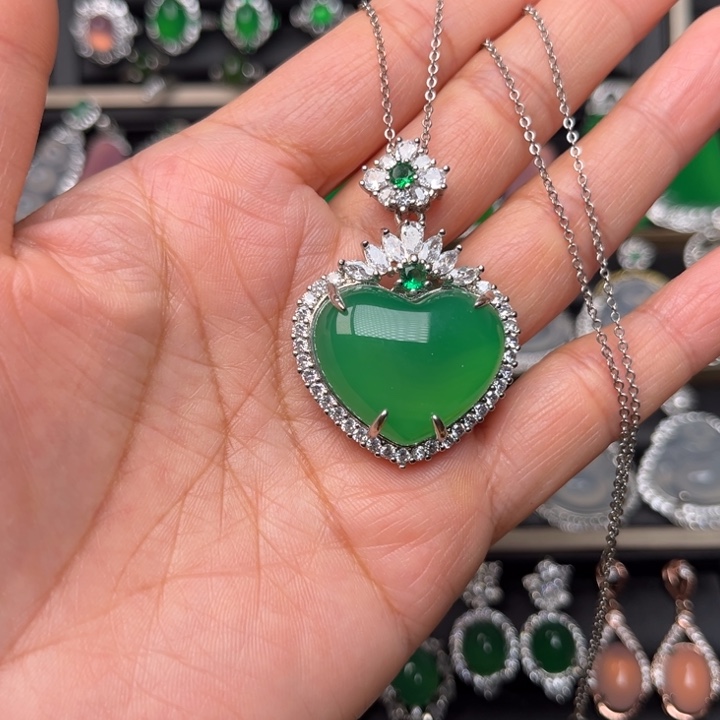 玛瑙/玉髓合金颈饰