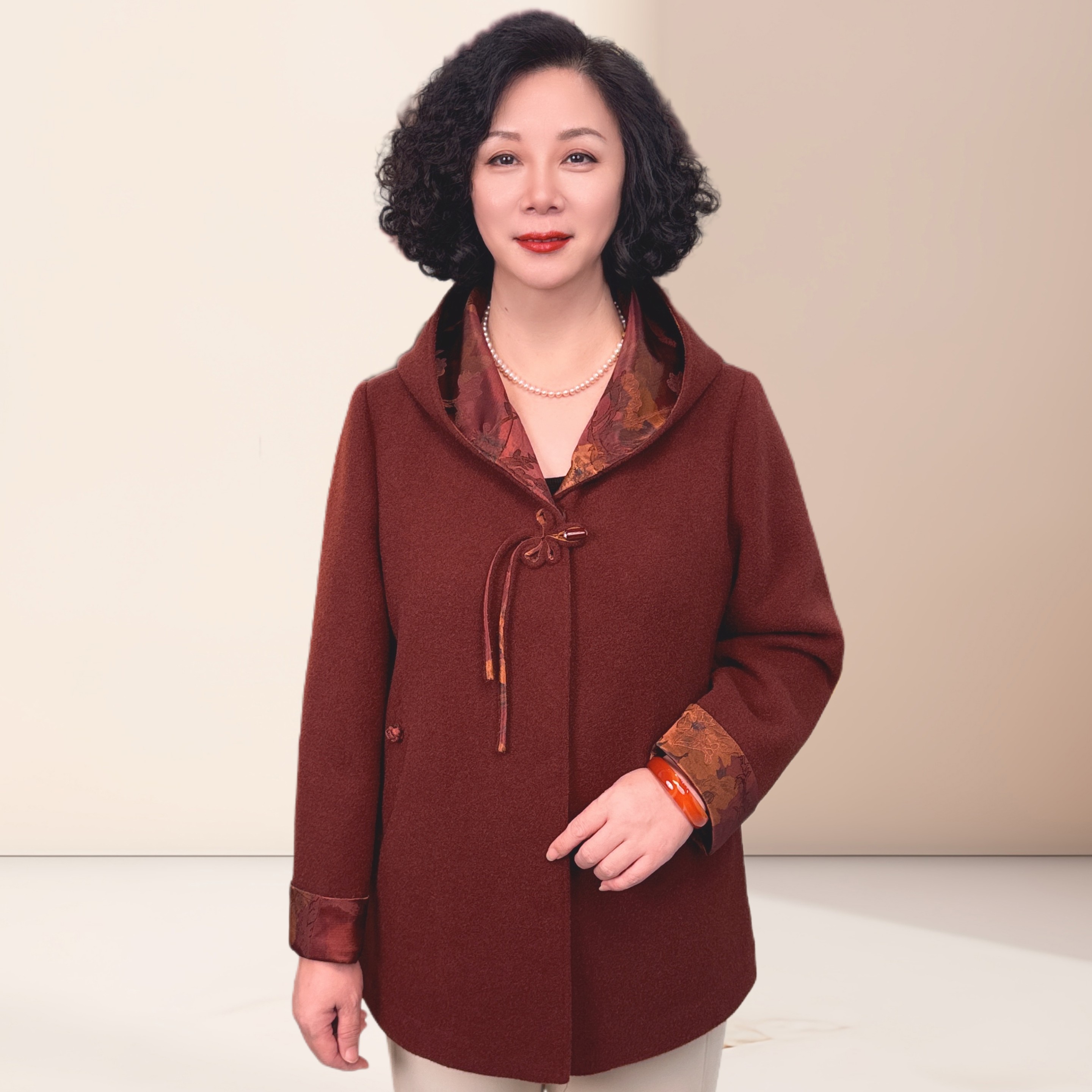 妈妈装中老年秋冬加厚连帽时尚洋气大方新中式国风外套中长款盘扣