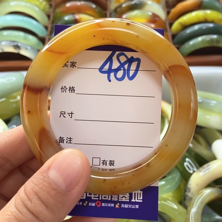 ໑****蛇纹石玉未镶嵌手镯
