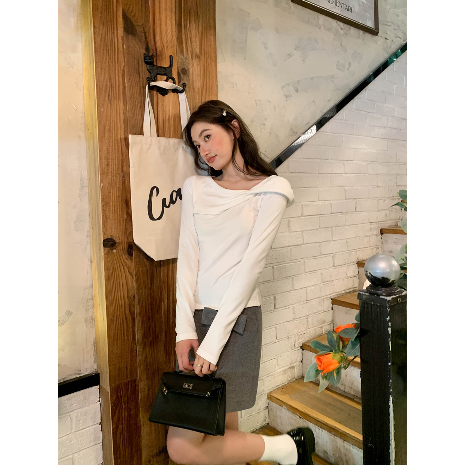 你好卡农扭结设计感修身打底上衣女春季新款显瘦长袖KU24Z4580D