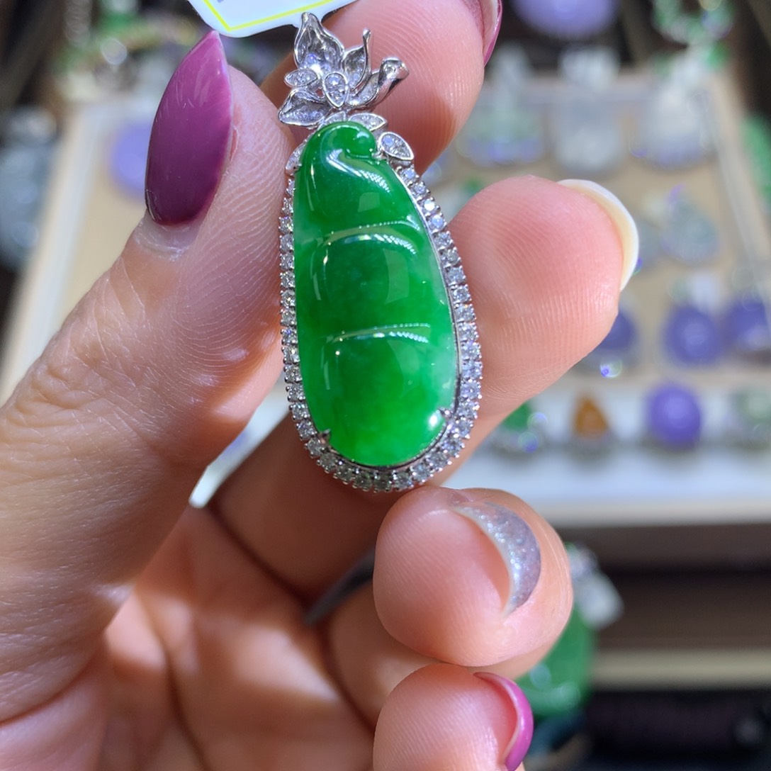 翡翠颈饰18K金镶嵌翡翠