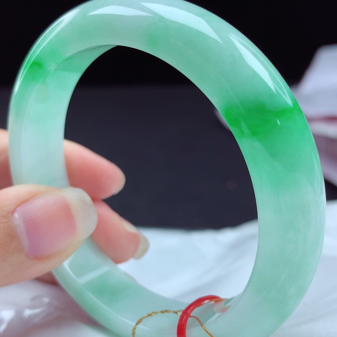 未镶嵌手镯翡翠114777，