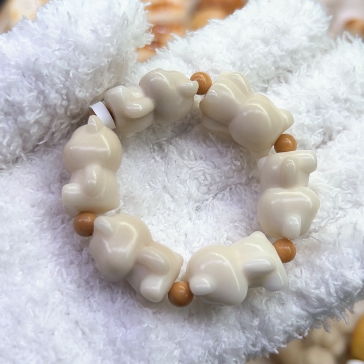 白玉菩提把件62 象牙果原果雕刻小熊手捻
