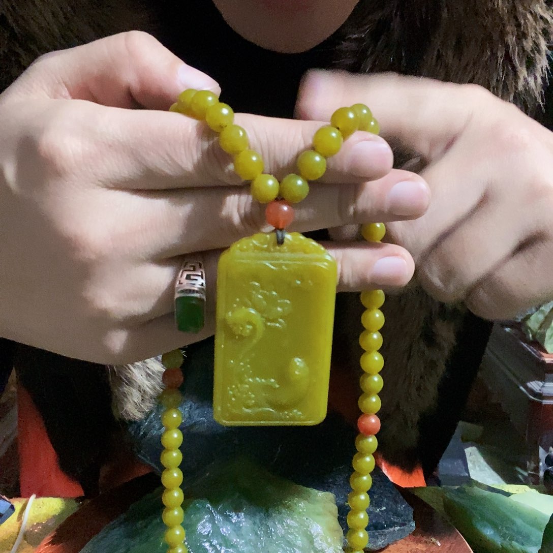 蛇纹石玉未镶嵌珠宝奇石