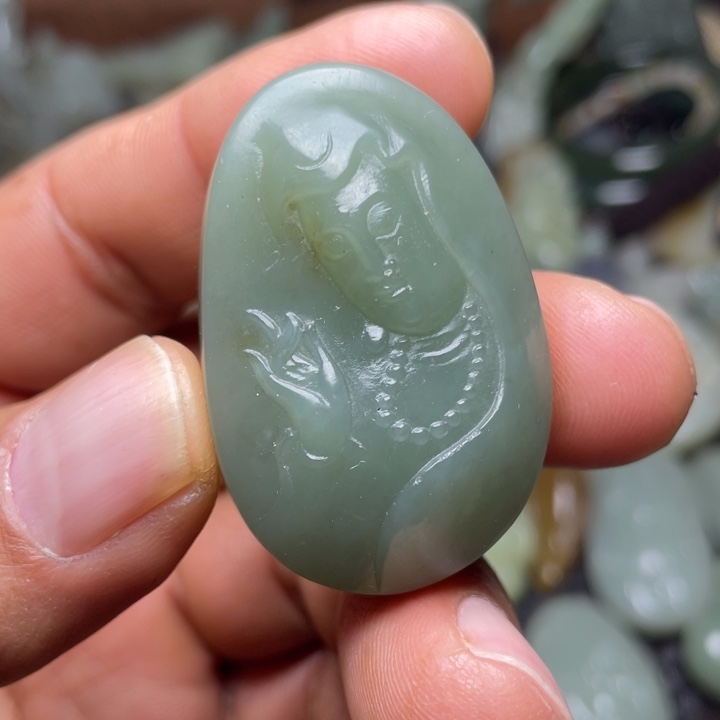 和田玉未镶嵌颈饰