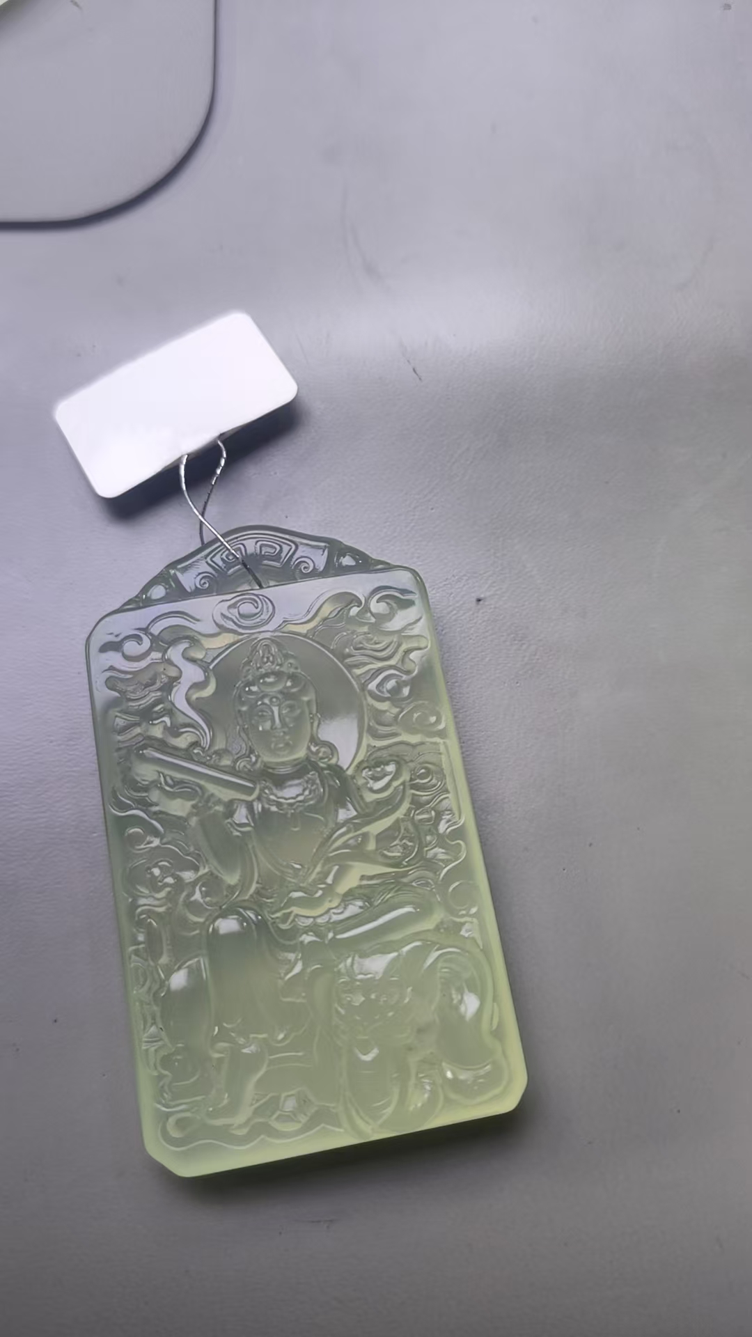 精品岫玉颈饰吊坠