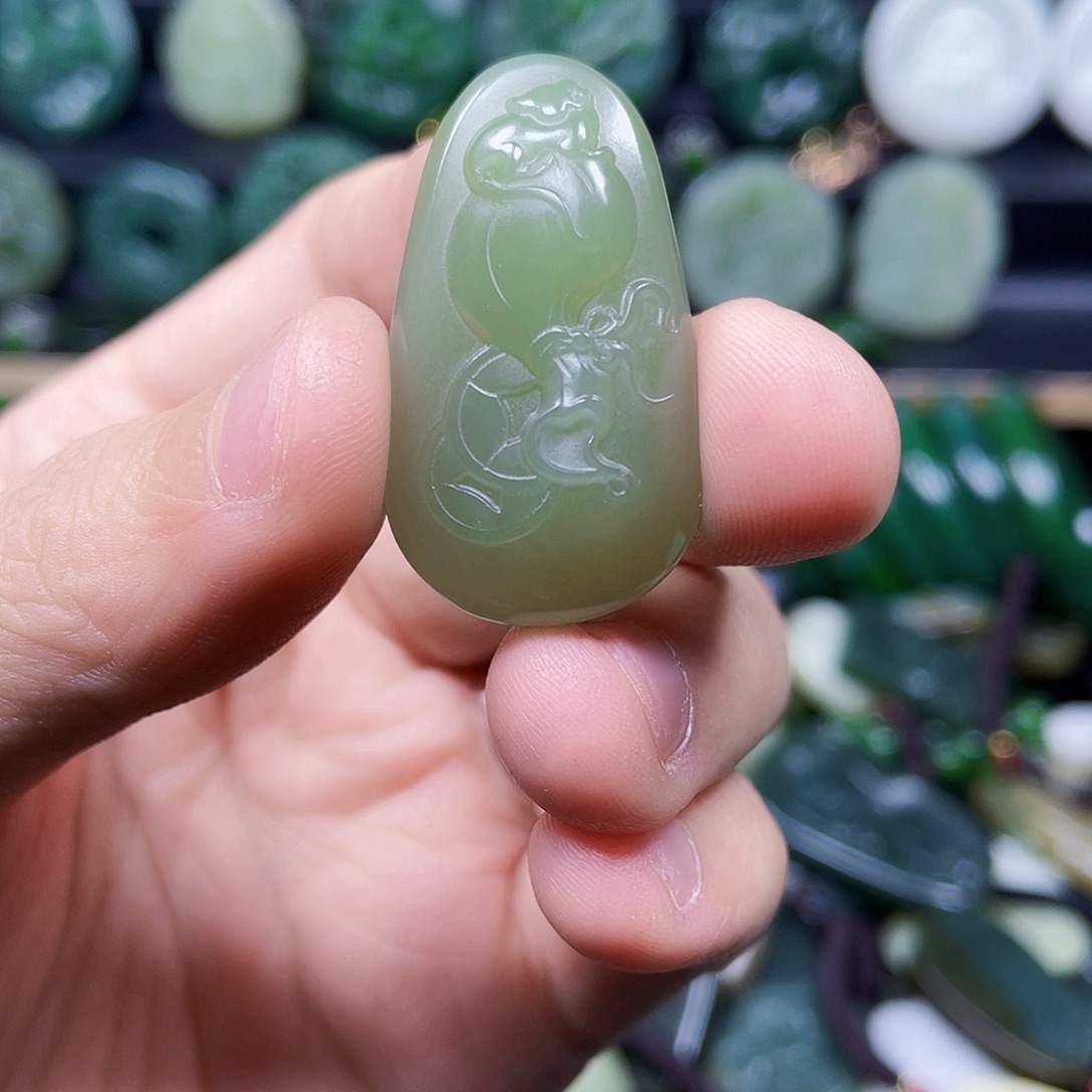 和田玉未镶嵌珠宝奇石