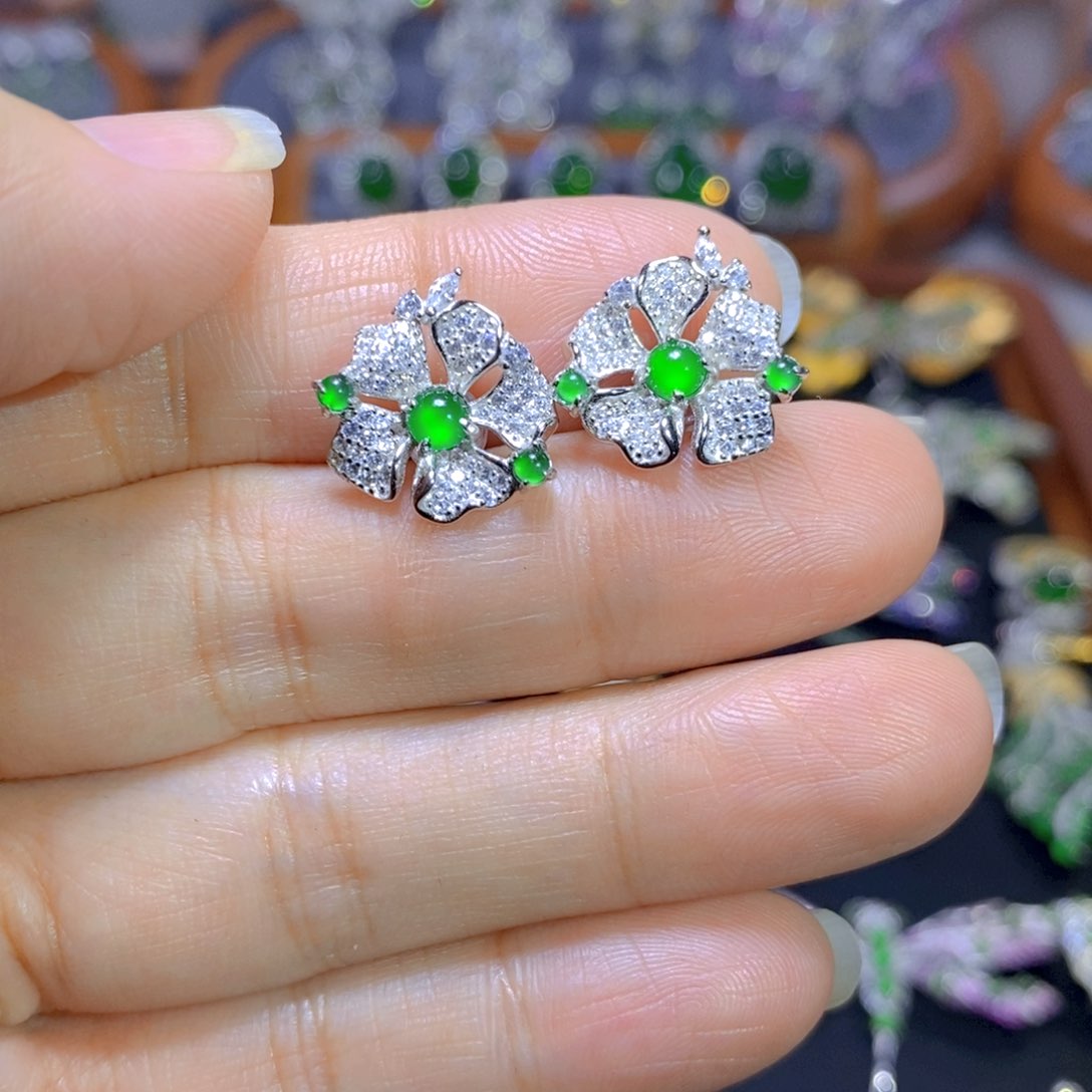 翡翠颈饰银S925镶嵌天然翡翠