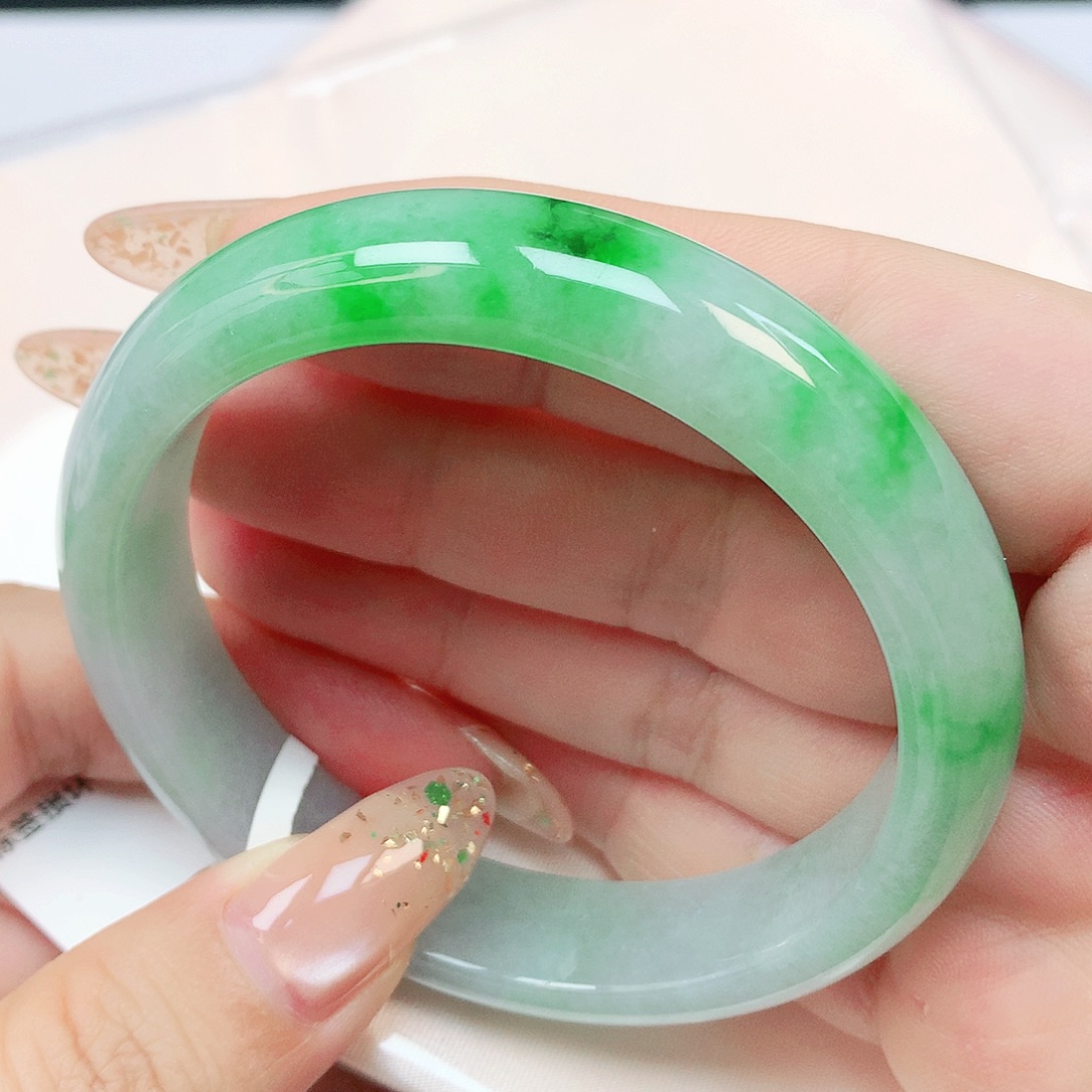 翡翠未镶嵌手镯抖音279