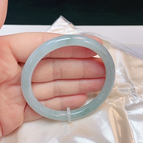 【闪购商品】翡翠手镯未镶嵌美人条54.8