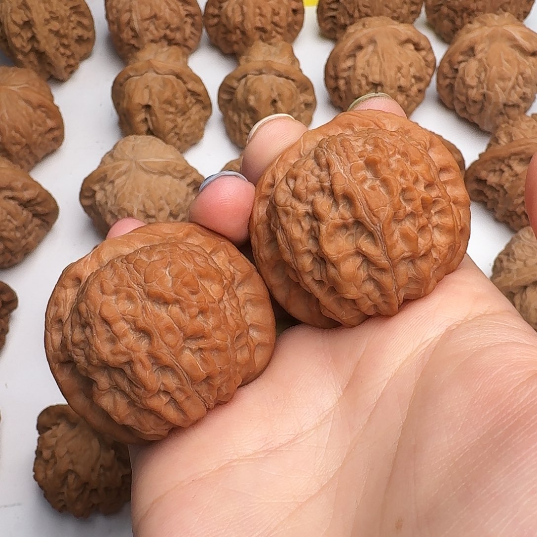 吊坠桃核血麒麟子