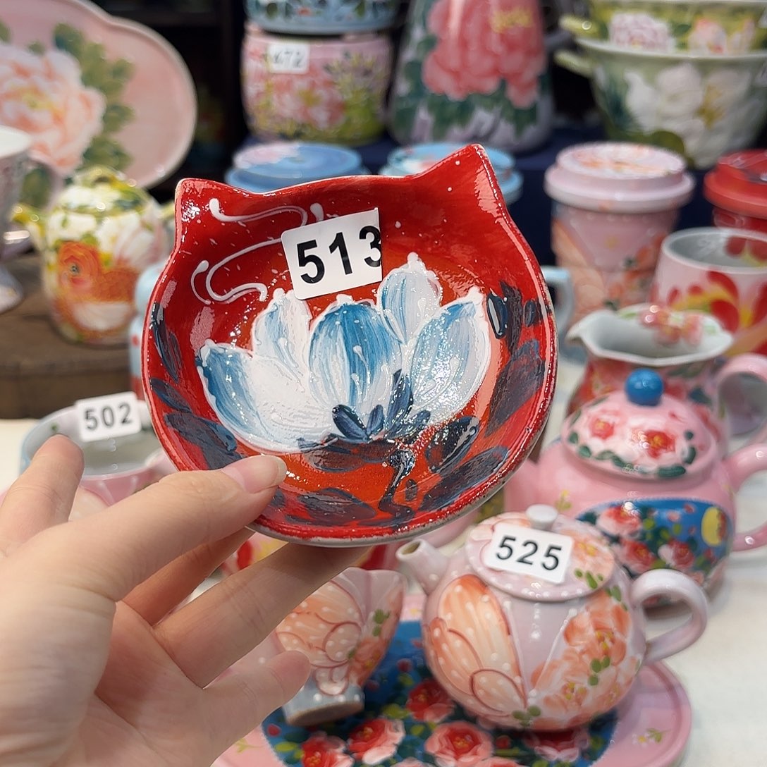 瓷片兔兔的小可爱