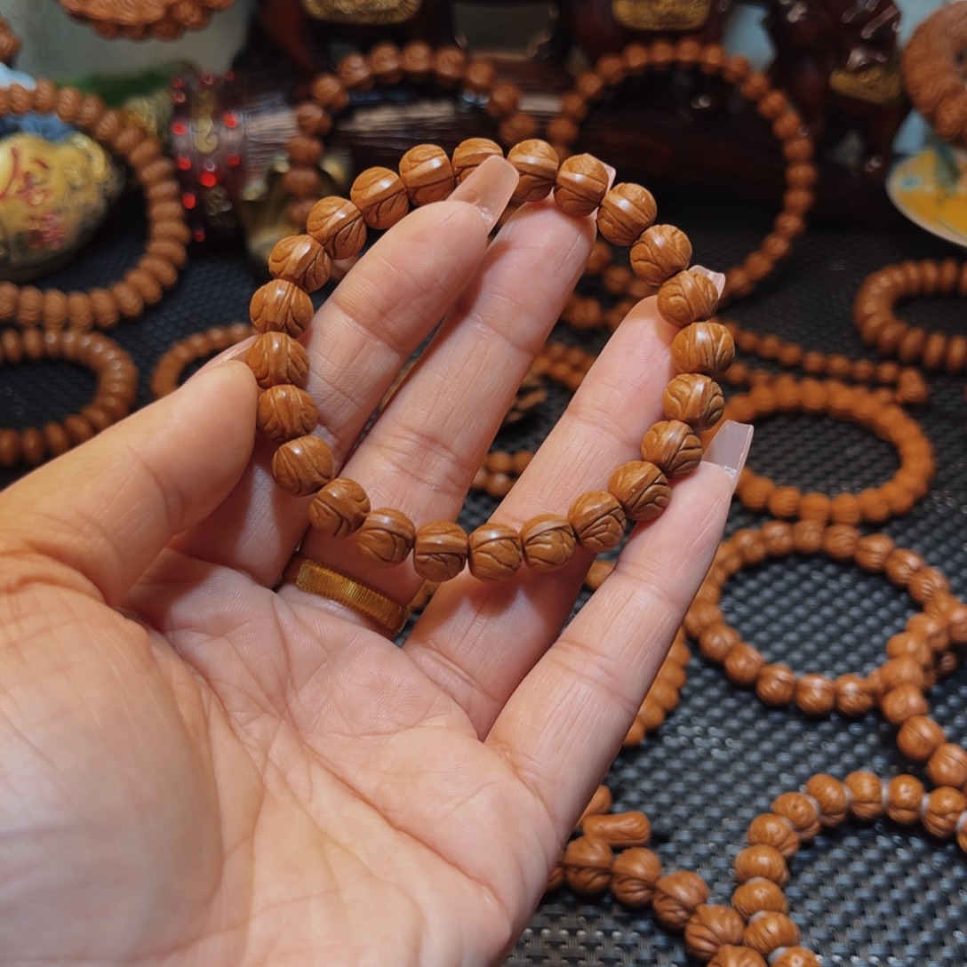 天***空桃核手串10顶级玉龙脊单圈