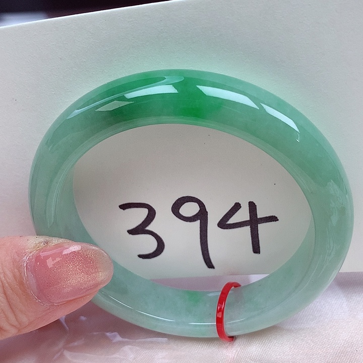 翡翠手镯未镶嵌翡翠