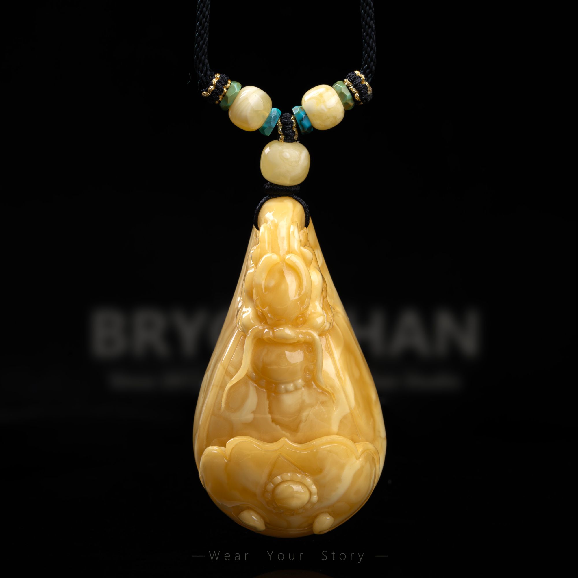 【耀今·龙戏珠】（61*35*28mm·30g）奶白花小年份氧化雕刻件蜜蜡吊坠