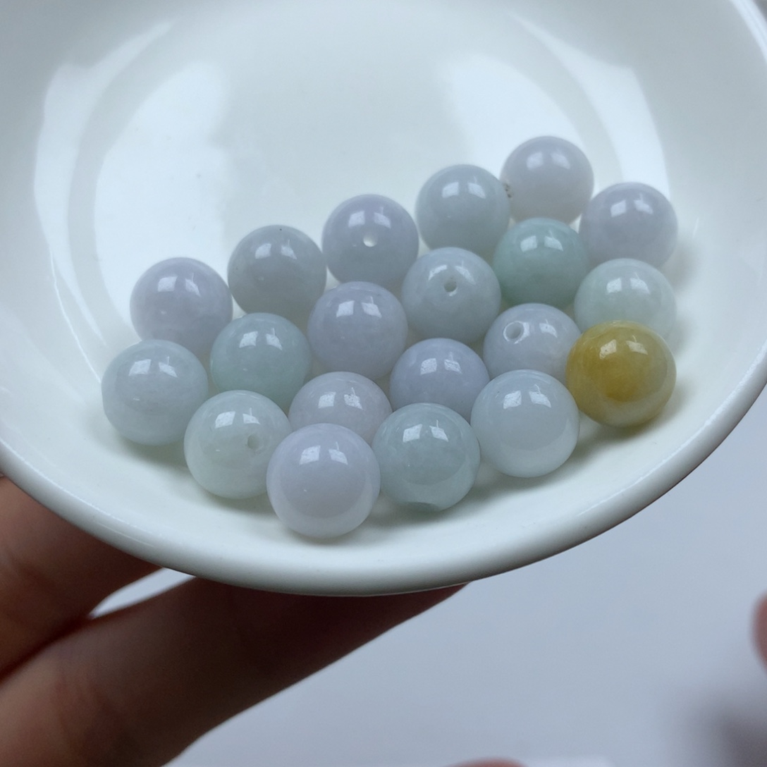 翡翠颈饰未镶嵌卡9➕。单圈。20颗 