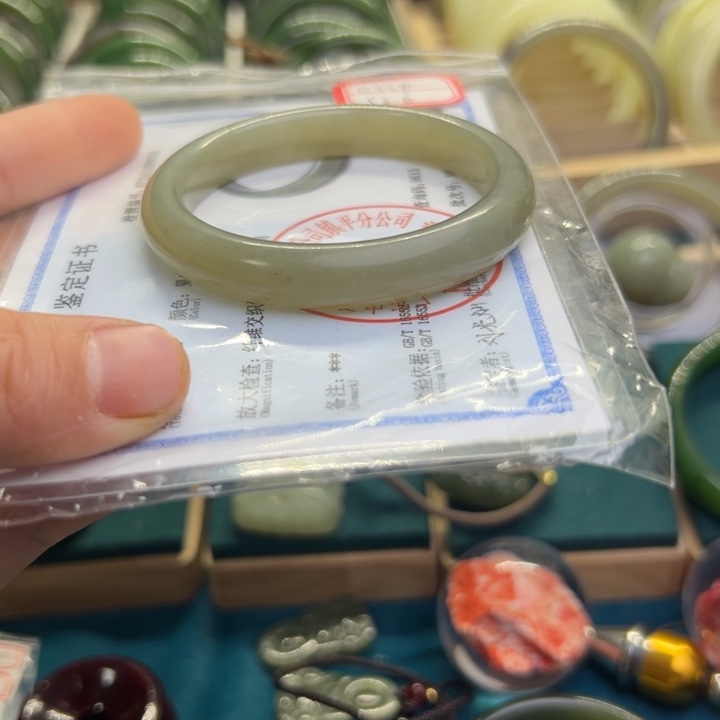 和田玉手镯未镶嵌52.6圈围0334