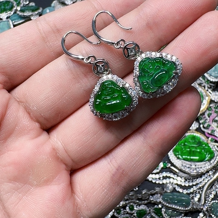 翡翠颈饰未镶嵌天然A货翡翠放漏