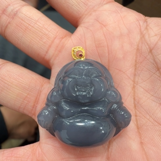 和田玉颈饰18K金镶嵌3.0烟紫佛特细料，厚1.2左右