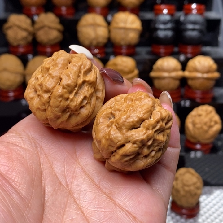 文玩核桃把件波*?小金蝉668