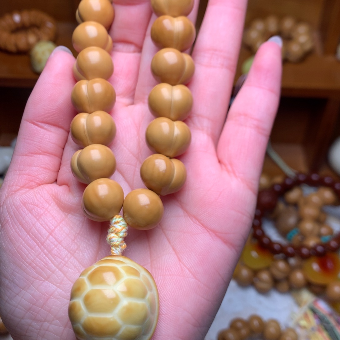 猴头核桃吊坠14高定屁桃手持富甲