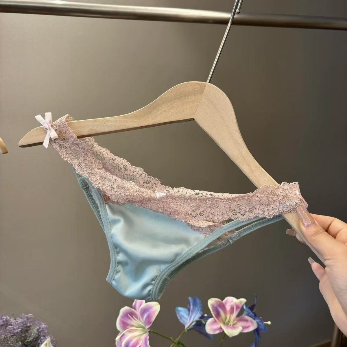 法式多巴胺色彩低腰蕾丝蝴蝶结缎面女士三角透气内裤