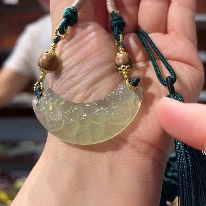 蛇纹石玉未镶嵌毛衣链