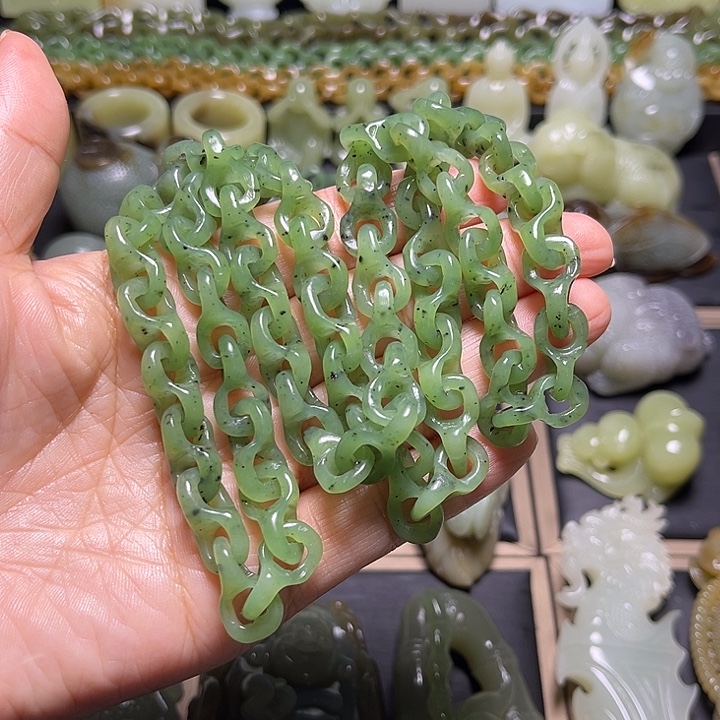 和田玉未镶嵌挂件