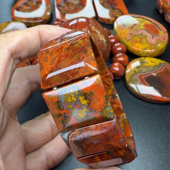 用***8玛瑙/玉髓未镶嵌首饰