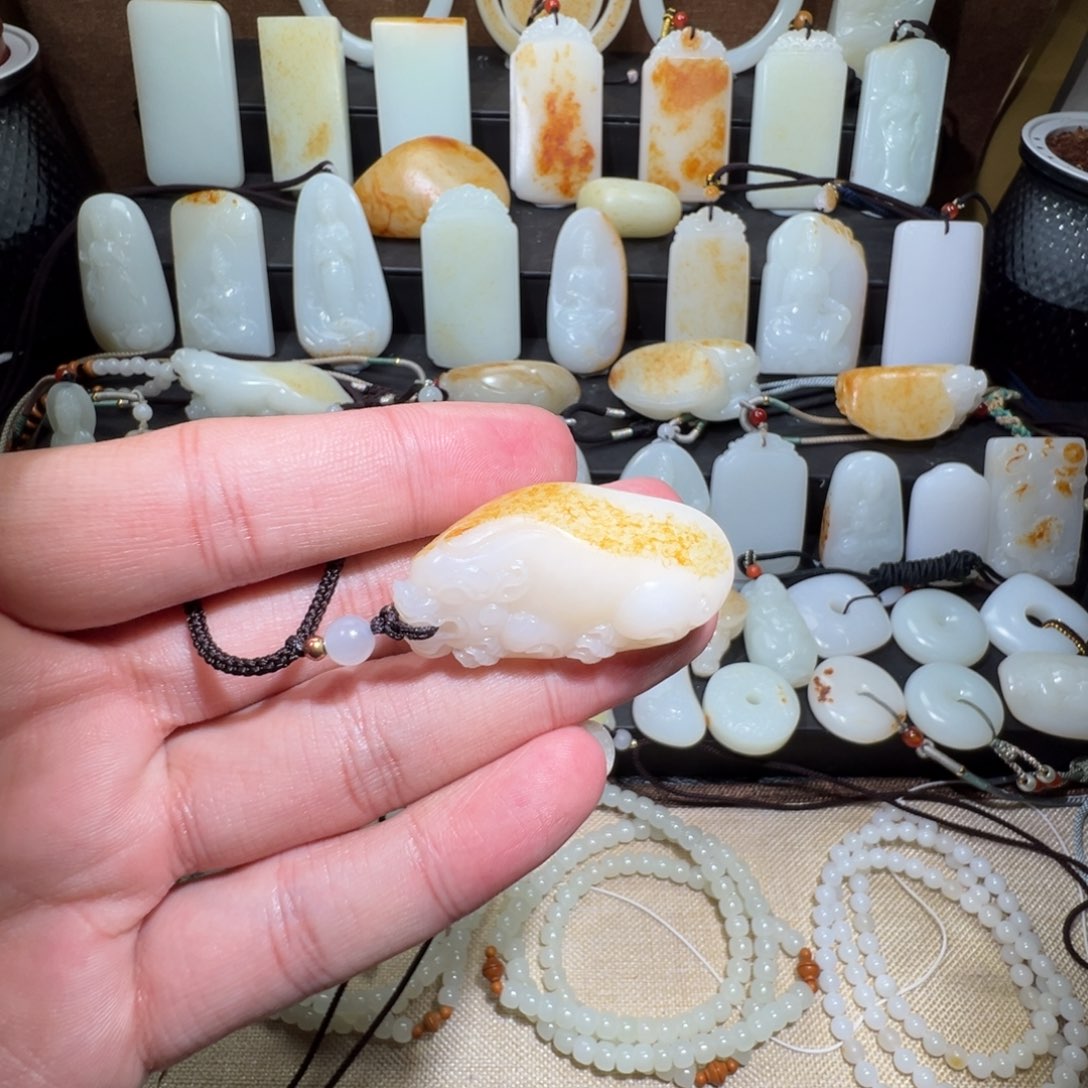 和田玉未镶嵌吊坠(不含链)交**全