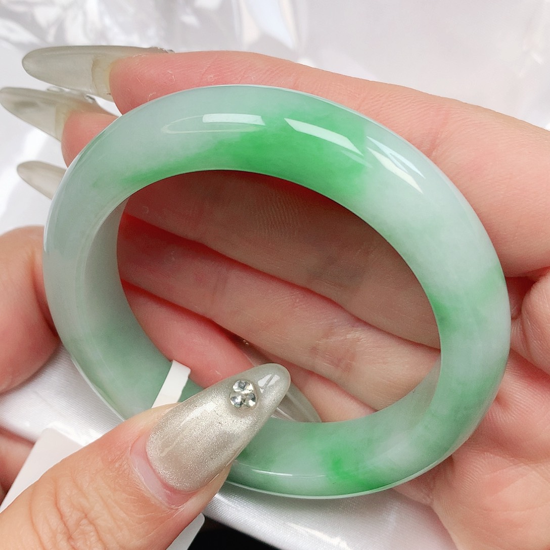 翡翠手镯未镶嵌抖音523