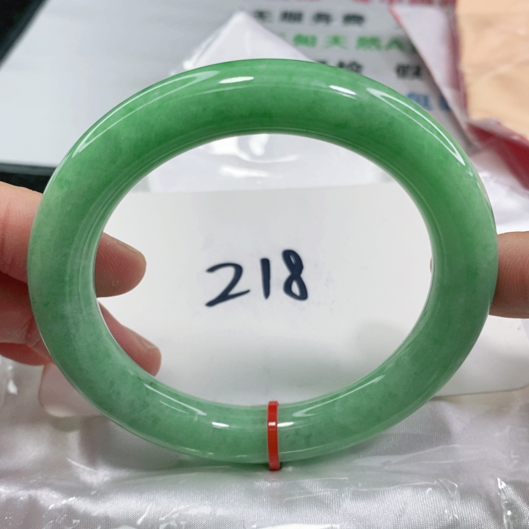 翡翠手镯未镶嵌59.2圈口圆条