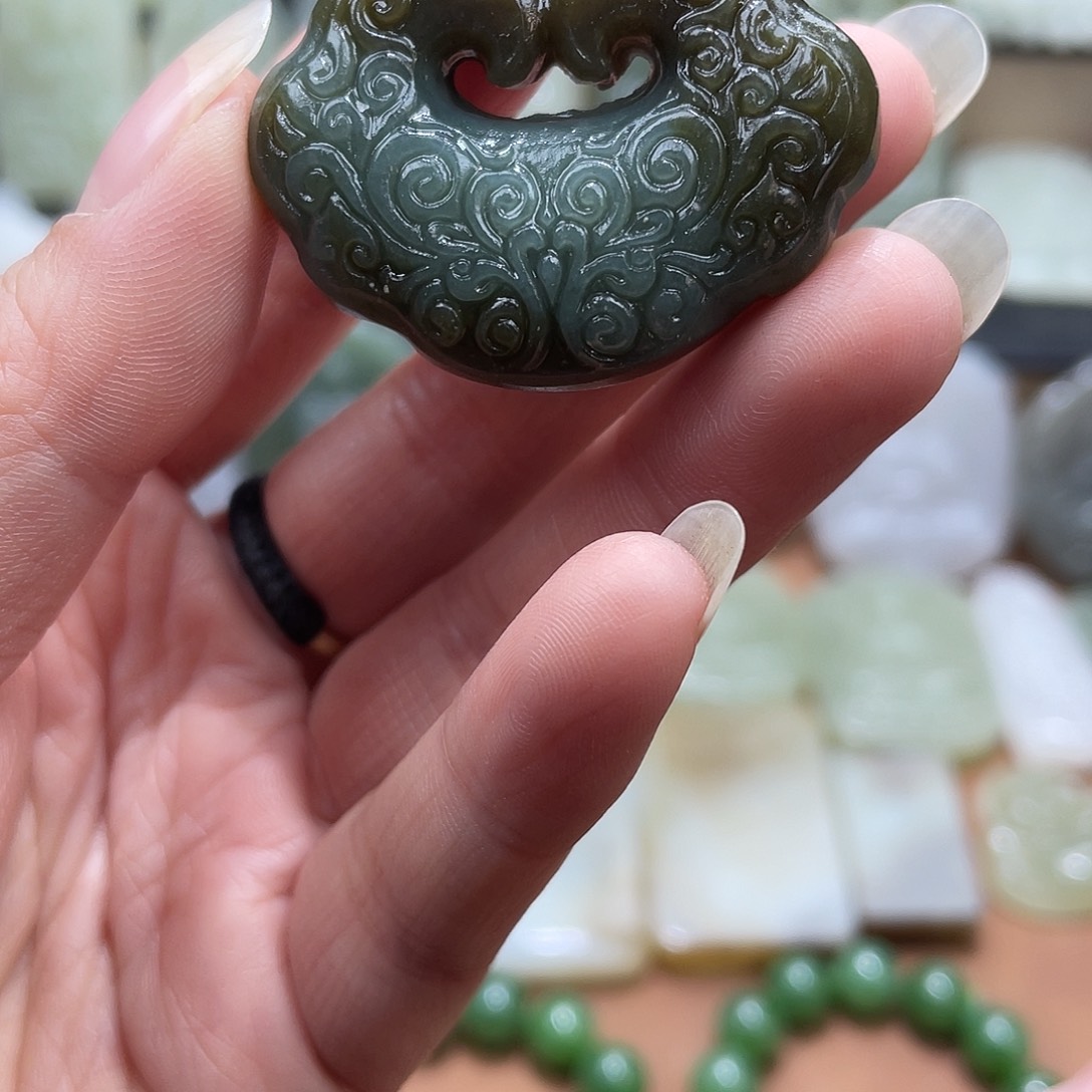 和田玉未镶嵌吊坠(不含链)