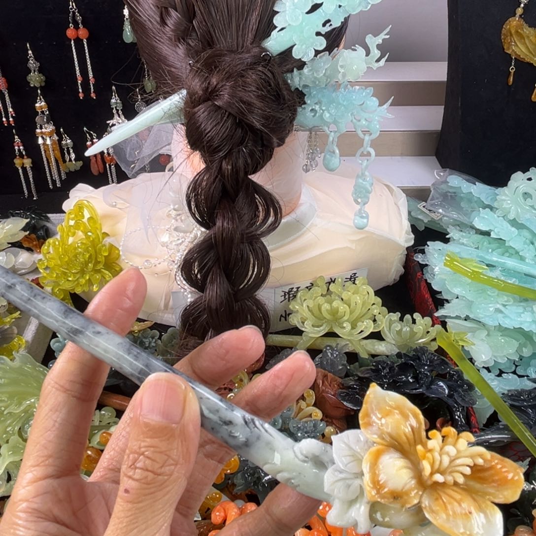 未镶嵌岫玉发饰瑕疵