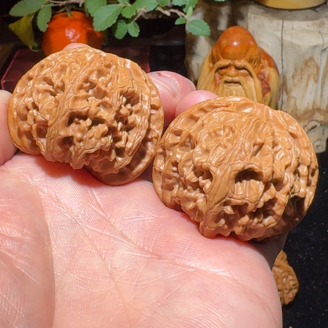 文玩核桃吊坠苹果园