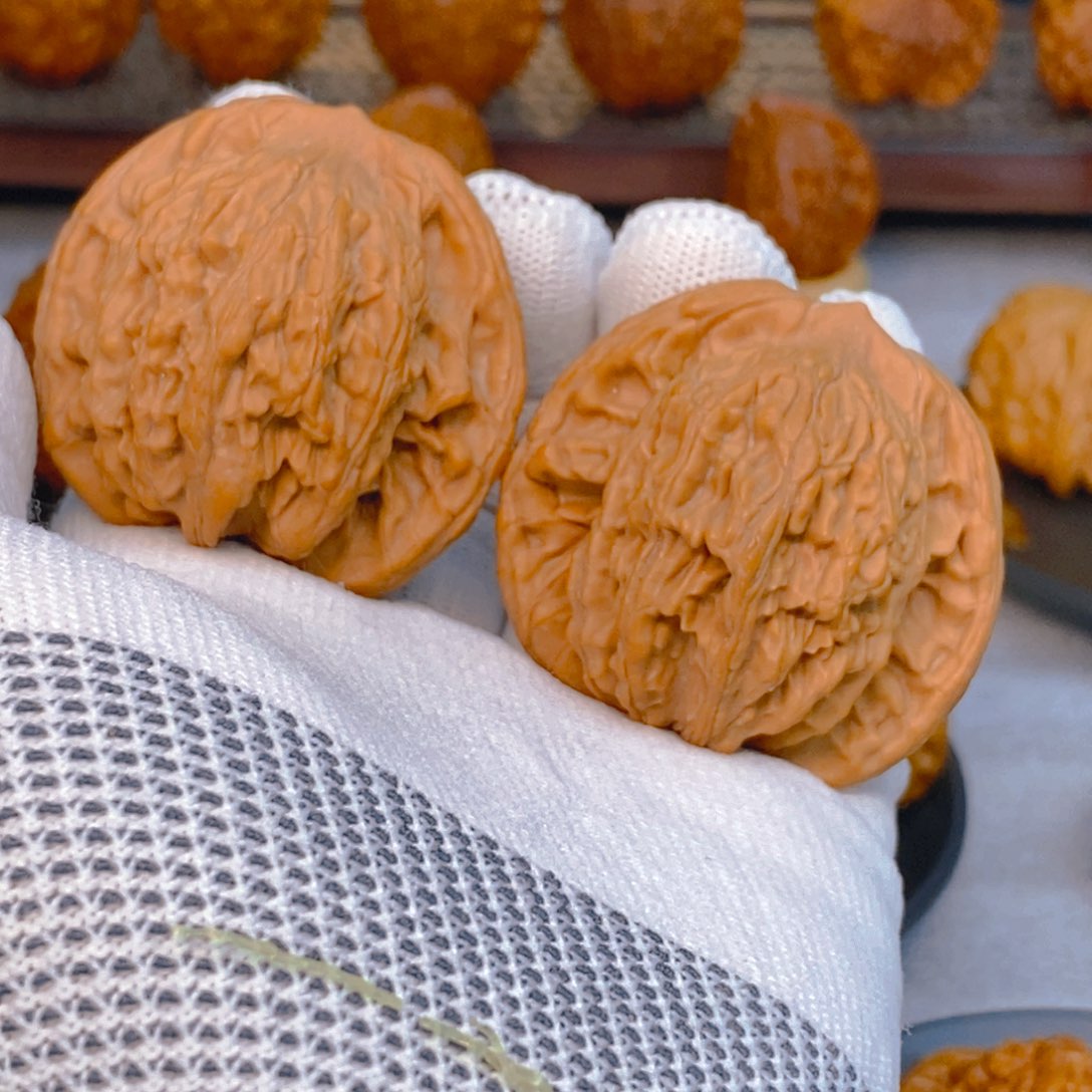 文玩核桃吊坠天花板级 46 虎头