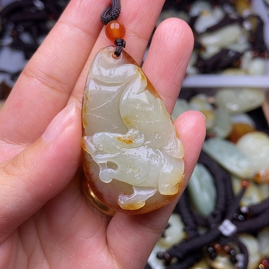 和田玉未镶嵌颈饰