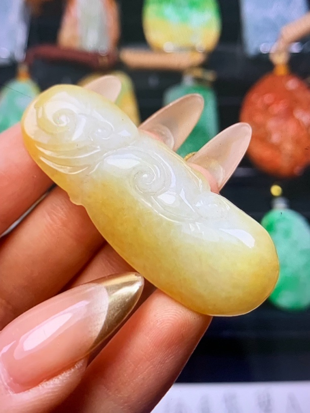 翡翠挂件毛货抛光一物一证