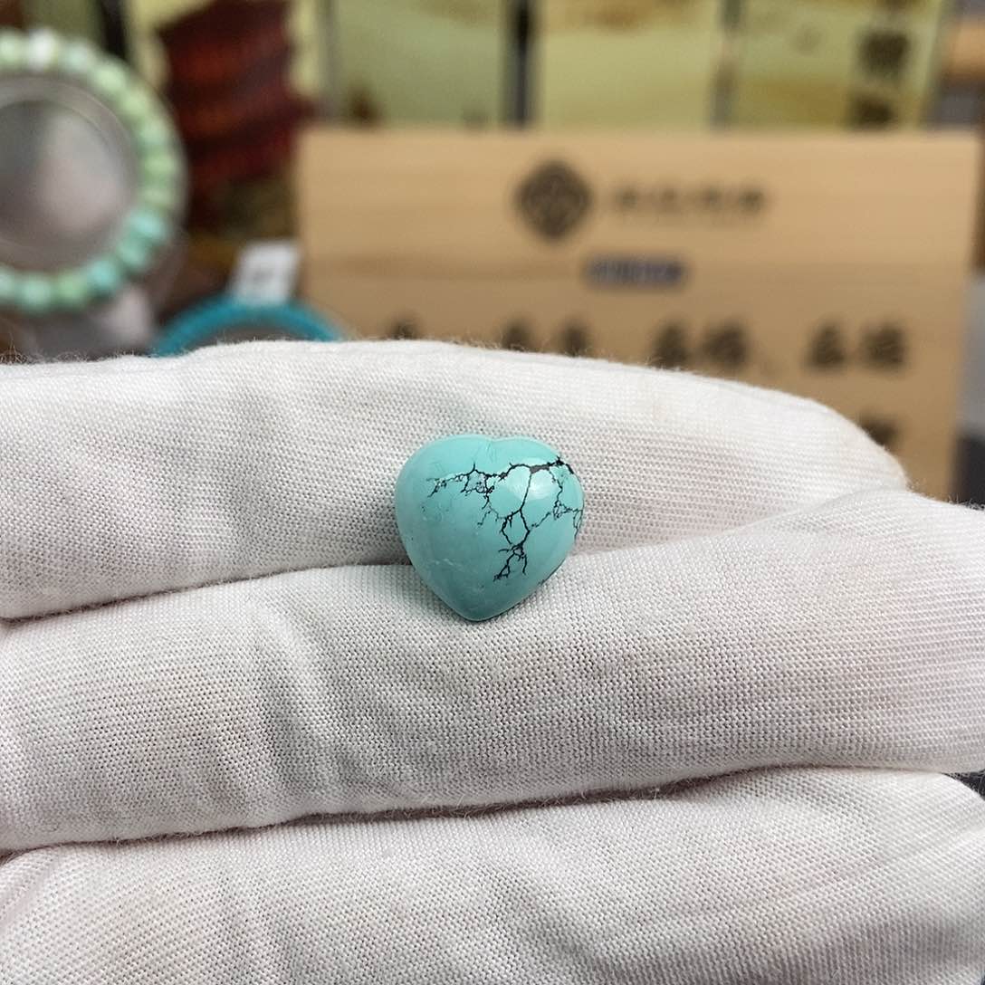 绿松石雕刻未镶嵌