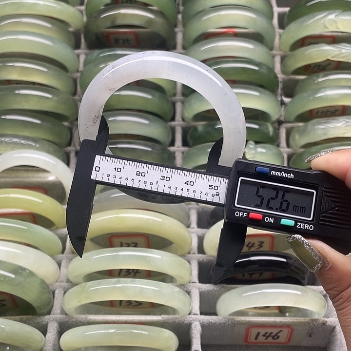 蛇纹石玉未镶嵌手镯146