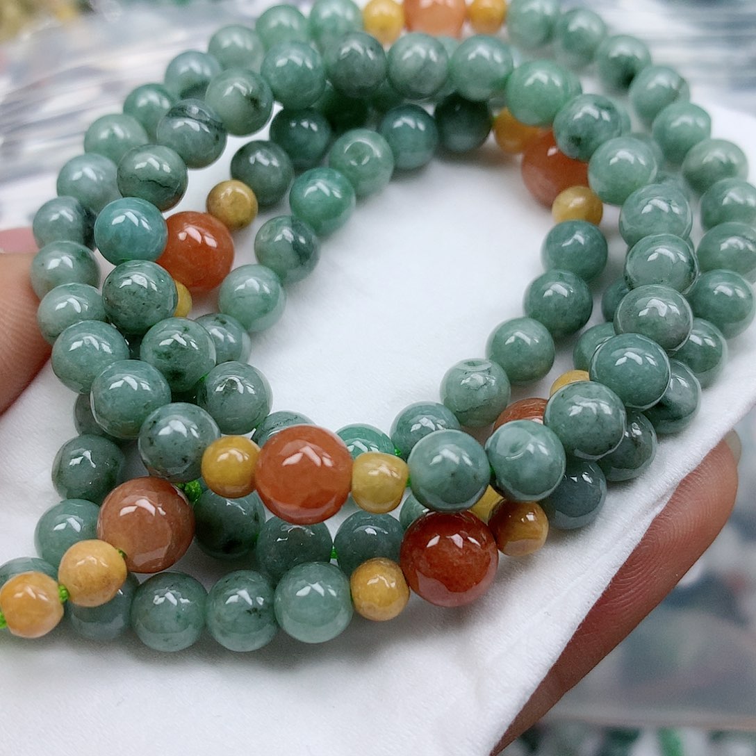 翡翠颈饰未镶嵌手串