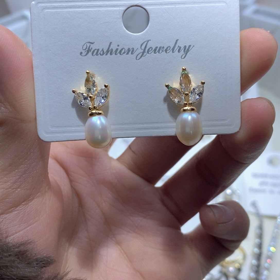 耳坠未镶嵌淡水珍珠