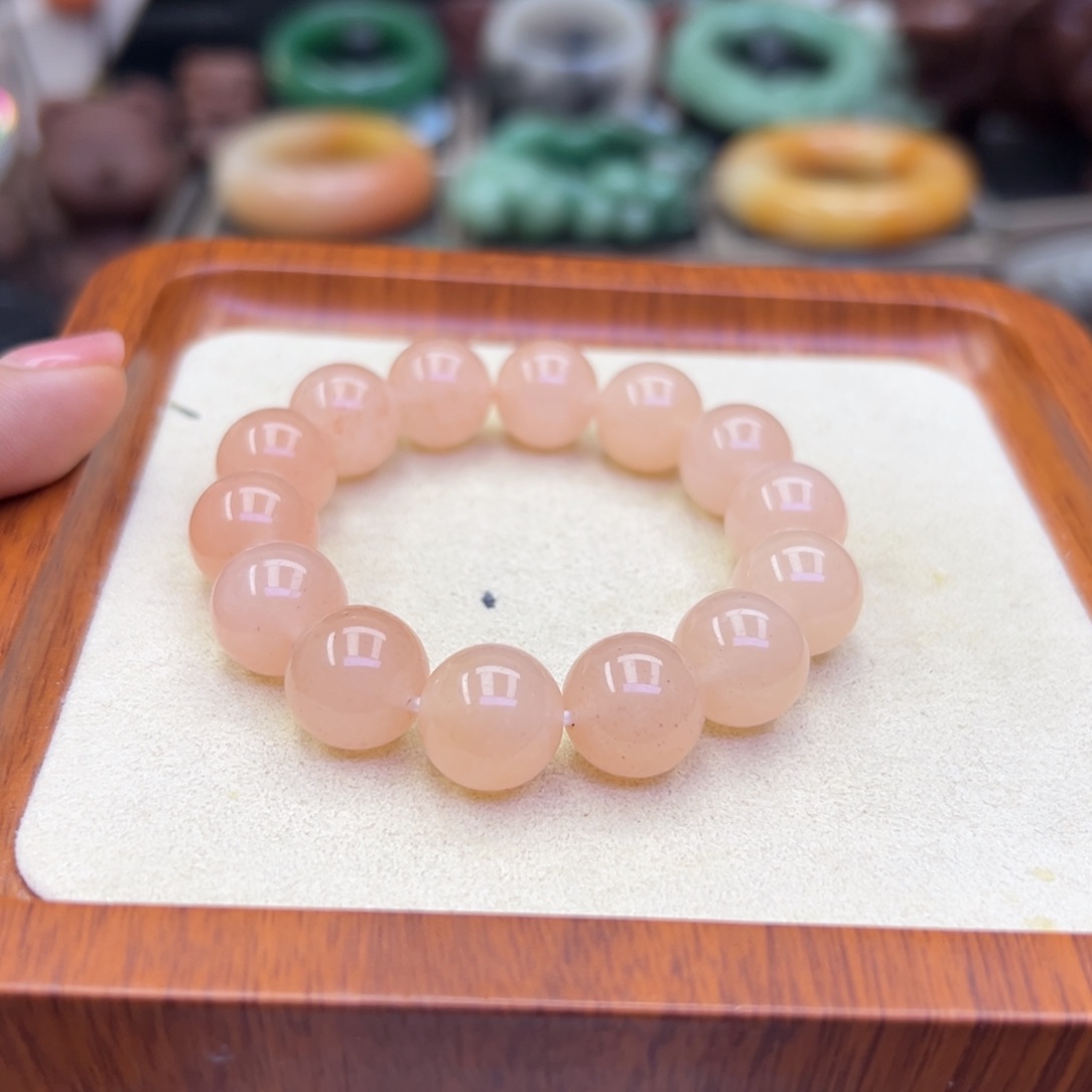 未镶嵌手镯石英岩玉