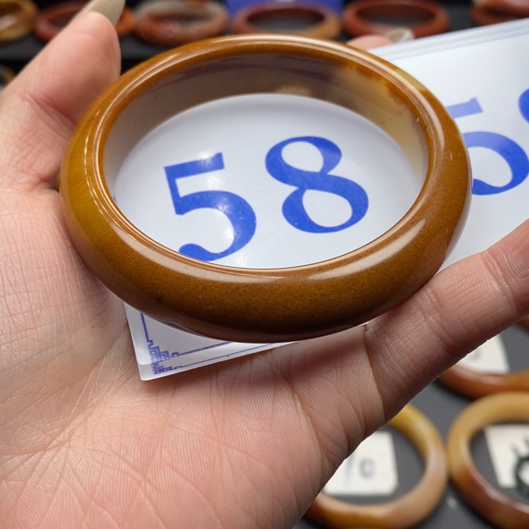 石英质玉（黄龙玉）手镯未镶嵌