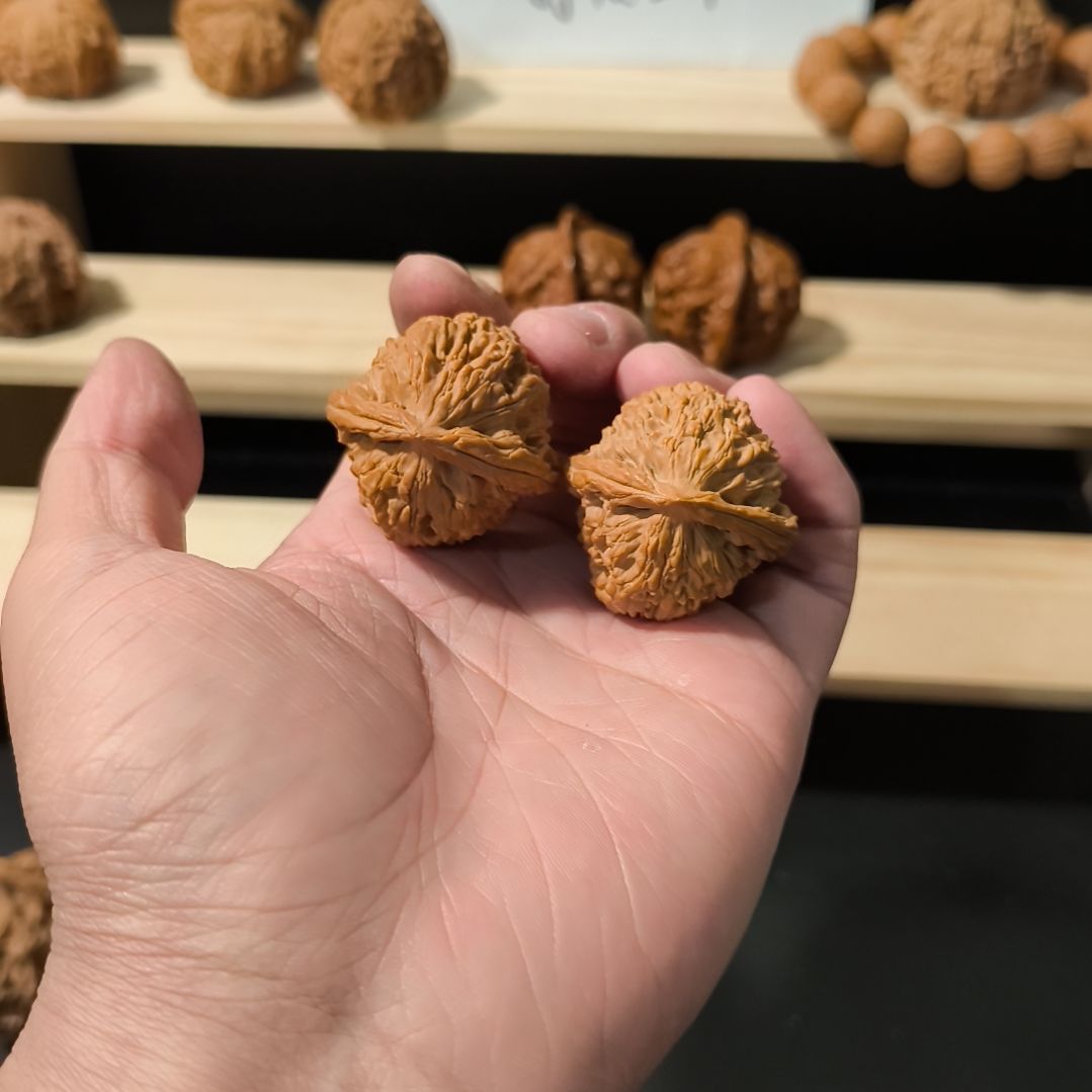 轻***熊吊坠文玩核桃36水龙纹