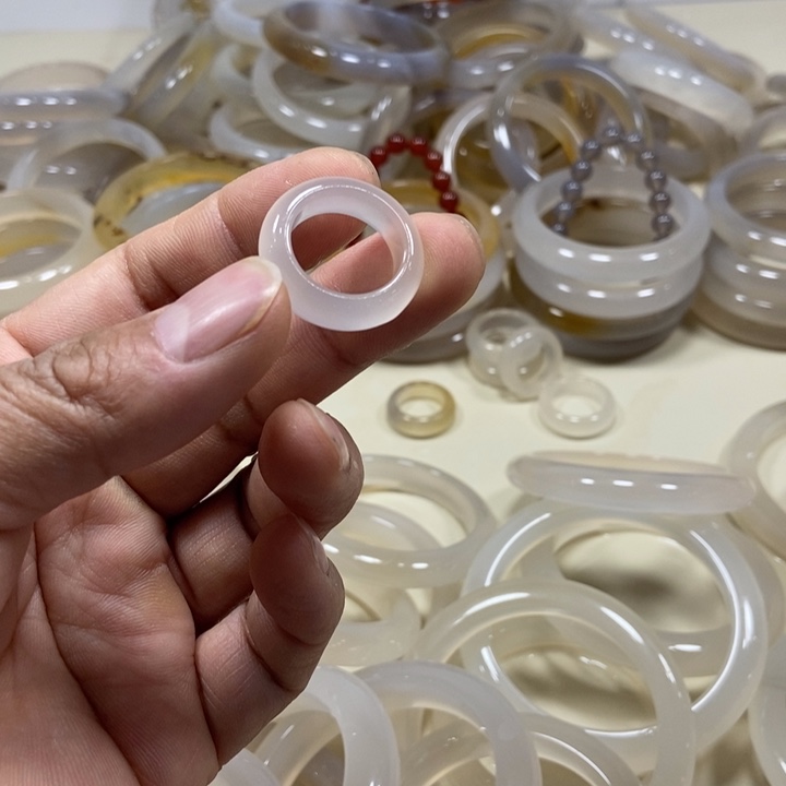 玛瑙/玉髓未镶嵌手镯