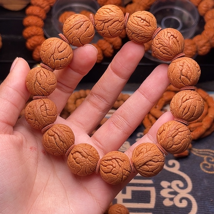 手串桃核金丝龙珠1.9