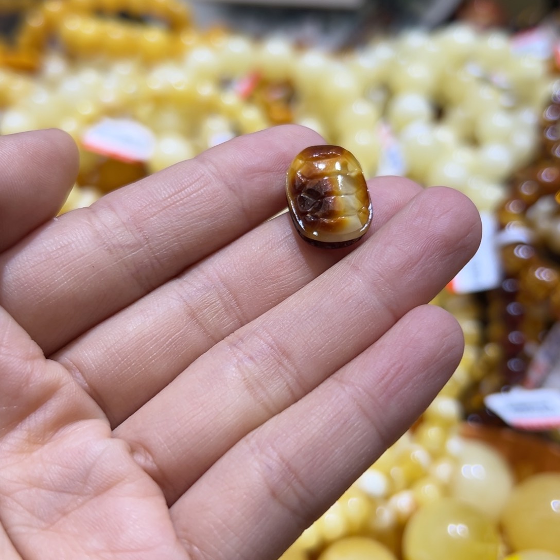 琥珀珠宝奇石未镶嵌