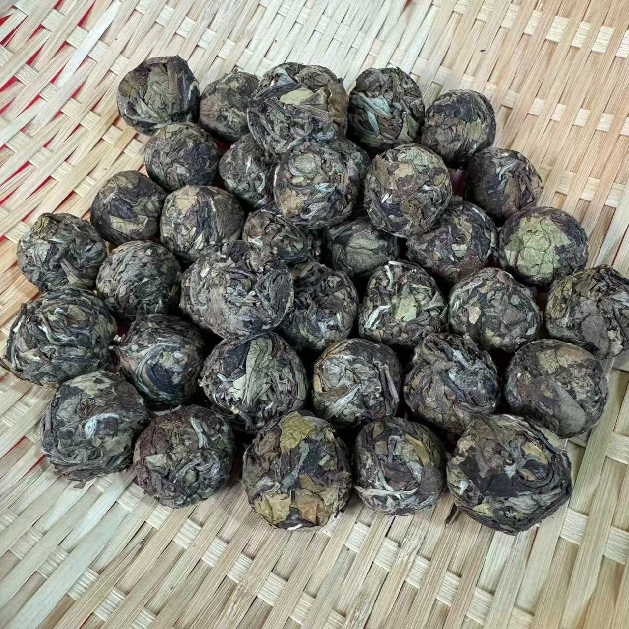 2019年冰岛翡翠白龙珠 250g