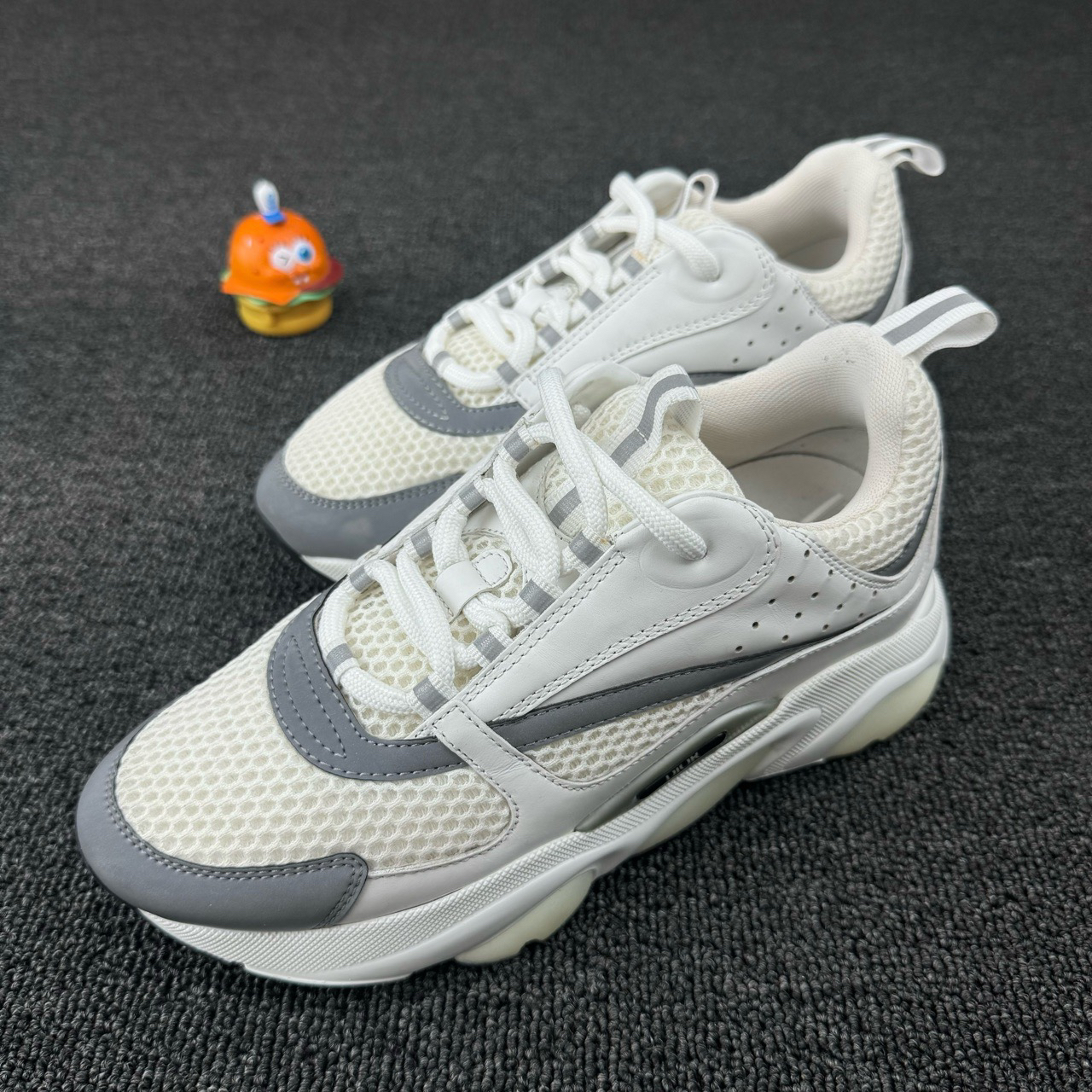 95新 DIOR/迪奥 款式：Dior迪奥白色织物运动老爹鞋 尺码：38 HB569